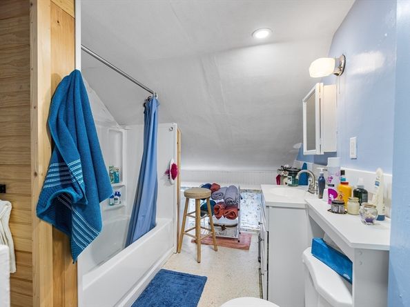 68 Wareham St, Middleboro MA 02346