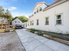 68 Wareham St, Middleboro MA 02346