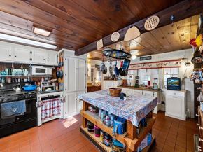 68 Wareham St, Middleboro MA 02346