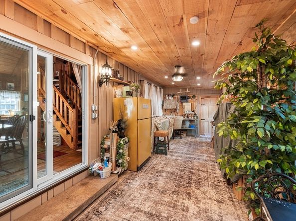 68 Wareham St, Middleboro MA 02346