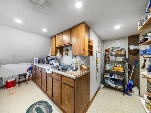 68 Wareham St, Middleboro MA 02346