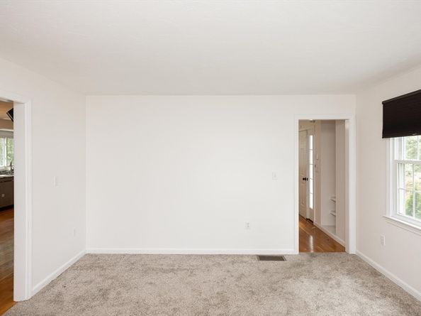 9 Heidi Ln, Grafton MA 01519