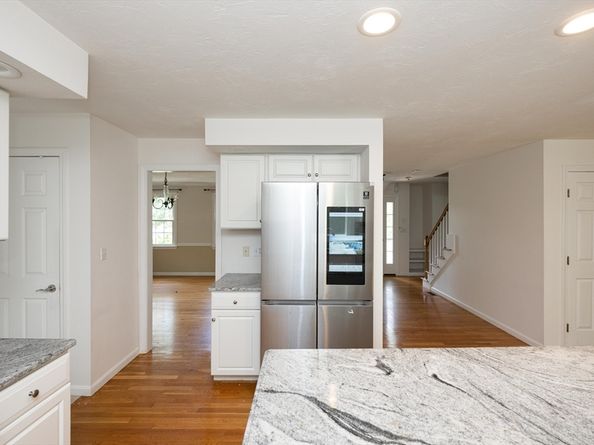 9 Heidi Ln, Grafton MA 01519