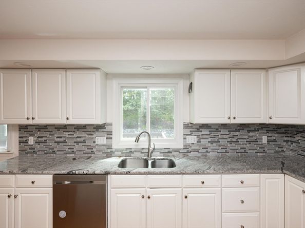 9 Heidi Ln, Grafton MA 01519