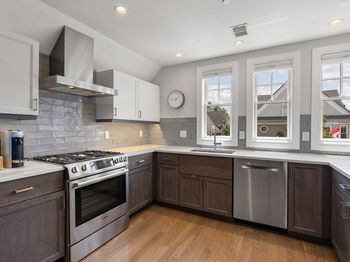 67 Sawyer Ave