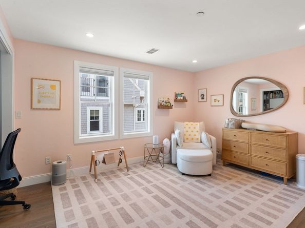 67 Sawyer Ave 3, Boston MA 02125