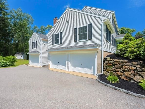 24 Enfield Dr, Andover MA 01810