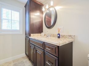 24 Enfield Dr, Andover MA 01810