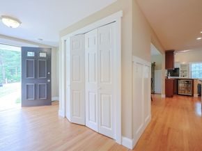 24 Enfield Dr, Andover MA 01810