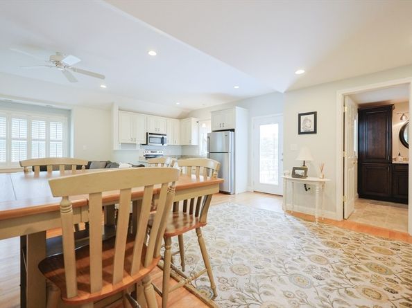 24 Enfield Dr, Andover MA 01810