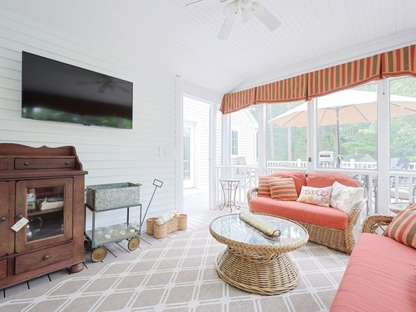 24 Enfield Dr, Andover MA 01810