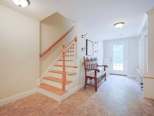 24 Enfield Dr, Andover MA 01810