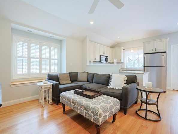 24 Enfield Dr, Andover MA 01810
