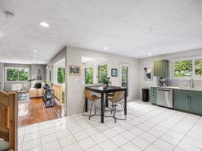 16 Admirals Ln 16, Salem MA 01970