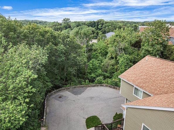 16 Admirals Ln 16, Salem MA 01970