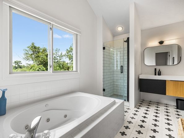 16 Admirals Ln 16, Salem MA 01970