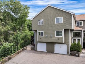 16 Admirals Ln 16, Salem MA 01970