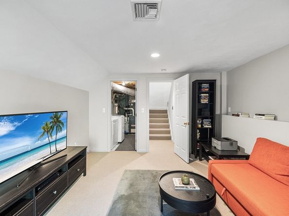 16 Admirals Ln 16, Salem MA 01970