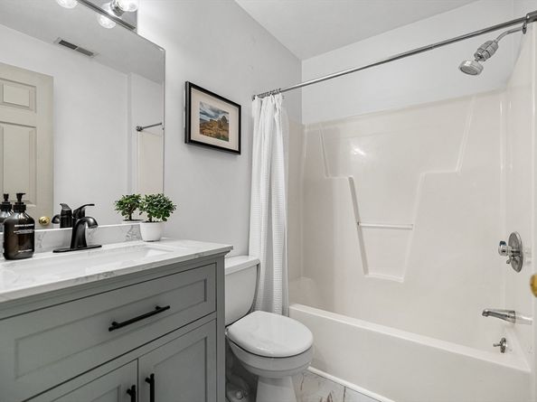 16 Admirals Ln 16, Salem MA 01970