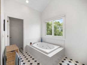 16 Admirals Ln 16, Salem MA 01970