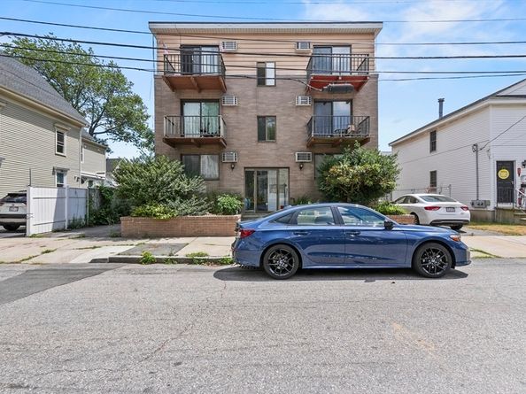 10-16 Stephen Street 1, Lynn MA 01902