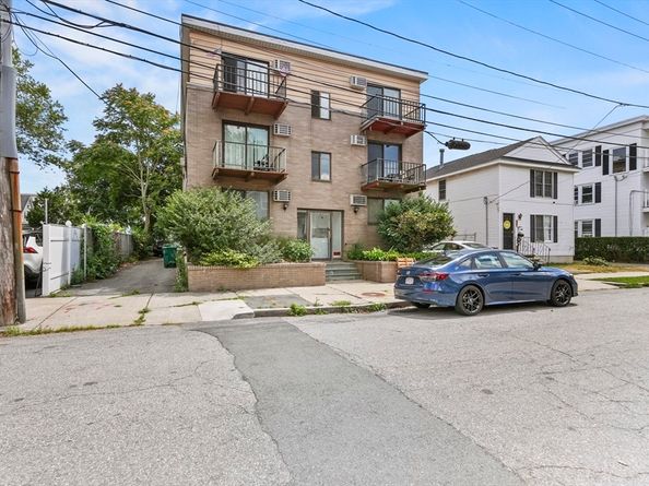 10-16 Stephen Street 1, Lynn MA 01902