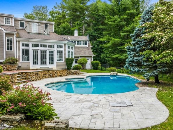 18 Old Colony Dr, Dover MA 02030
