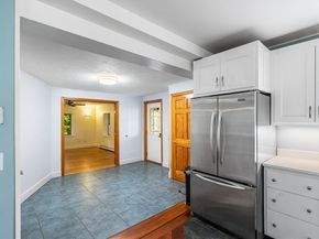 84 High St, Upton MA 01568