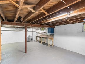 84 High St, Upton MA 01568