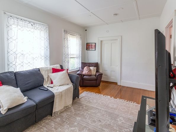 211 Court St, Plymouth MA 02360