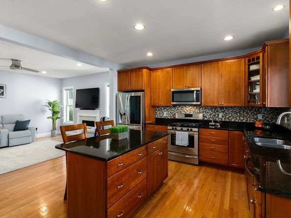 3 Monument Pl, Acton MA 01720