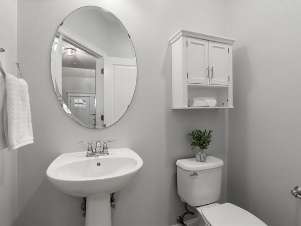 3 Monument Pl, Acton MA 01720