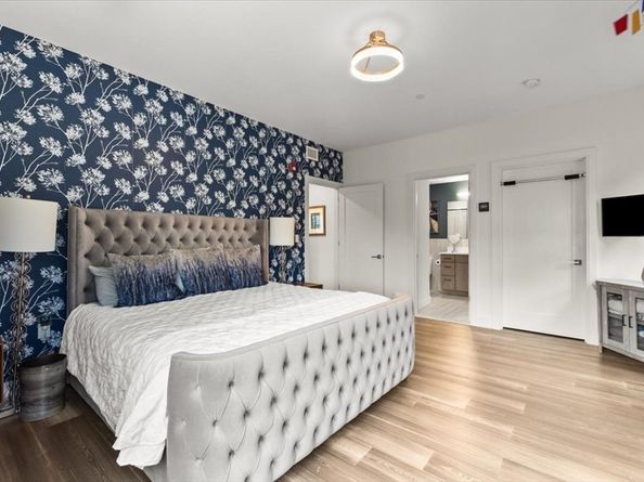 429 Cherry St 11, Newton MA 02465