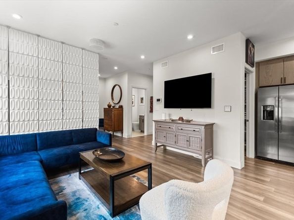 429 Cherry St 11, Newton MA 02465