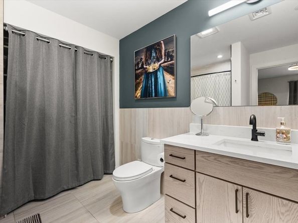 429 Cherry St 11, Newton MA 02465