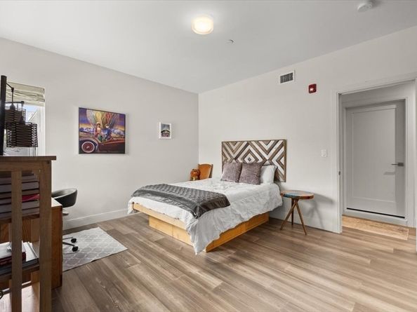 429 Cherry St 11, Newton MA 02465