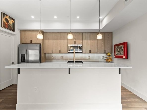 429 Cherry St 11, Newton MA 02465