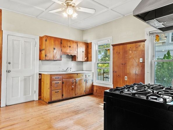 166 Grafton St, Brockton MA 02301