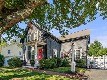 32 Pleasant St