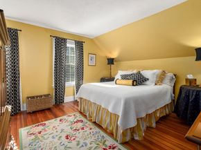 32 Pleasant St, Milton MA 02186