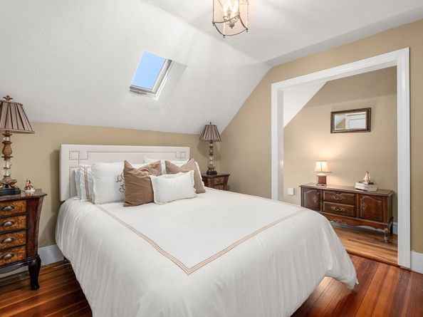 32 Pleasant St, Milton MA 02186