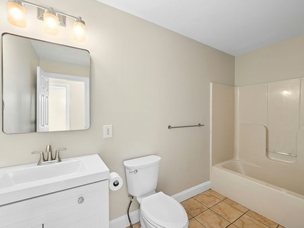 2 Brianna Dr, Webster MA 01570