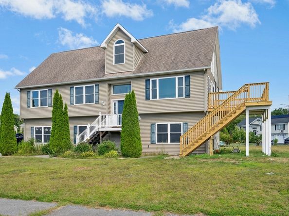 2 Brianna Dr, Webster MA 01570