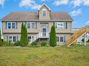 2 Brianna Dr, Webster MA 01570