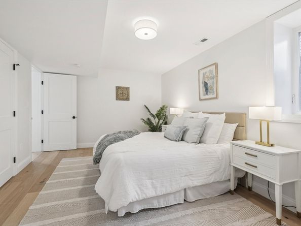34 Larch 34, Boston MA 02135