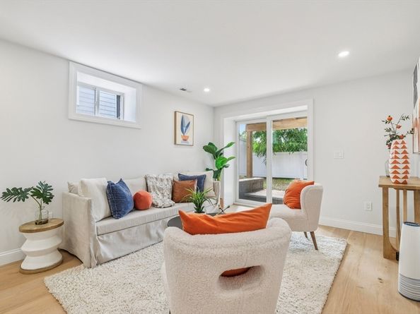 34 Larch 34, Boston MA 02135