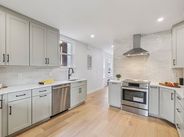 34 Larch 34, Boston MA 02135