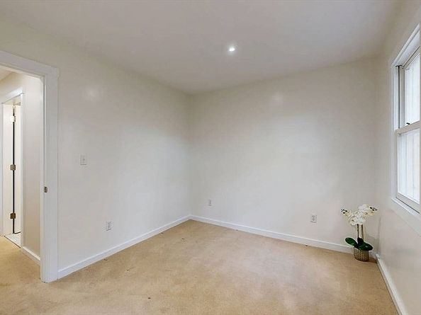 12 Merlin Ct 12, Worcester MA 01602