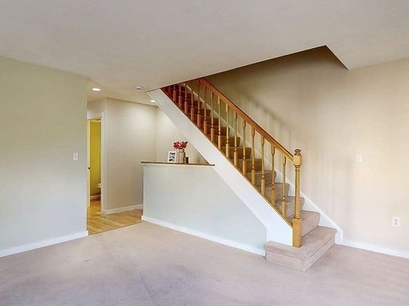 12 Merlin Ct 12, Worcester MA 01602