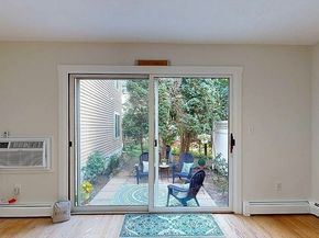 12 Merlin Ct 12, Worcester MA 01602